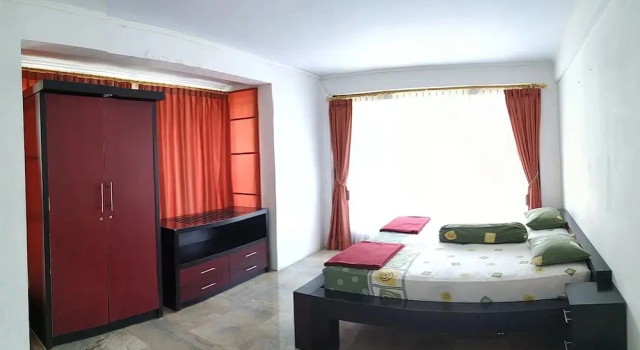 Villa Villa Pinggir Danau Puncak for 30 pax
