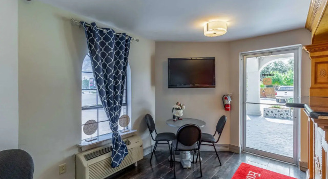 Summit Inn and Suites, Book Hotel Houston Houston