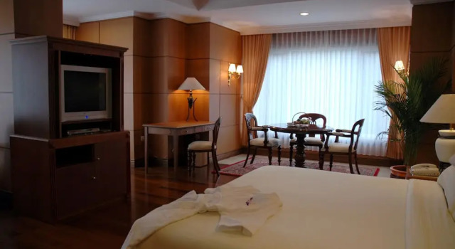 Camera Deluxe Royal Senyiur Hotel