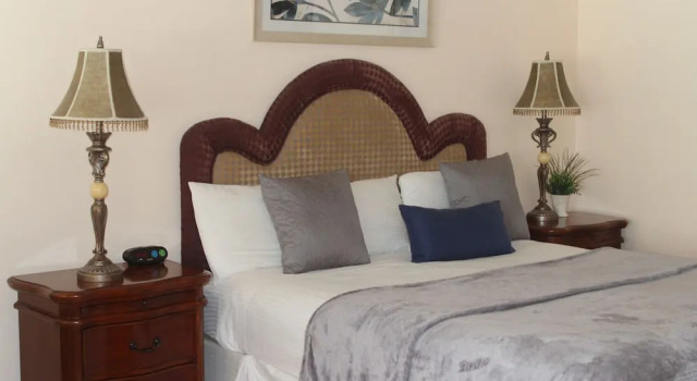 Двухместный номер Deluxe Peach Tree Inn