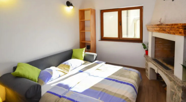 Holiday Home Ante, Забронировать Дом для отпуска Виллы Шибеник, рядом с Частный Пляж «Ярам Апартментс», Вилла