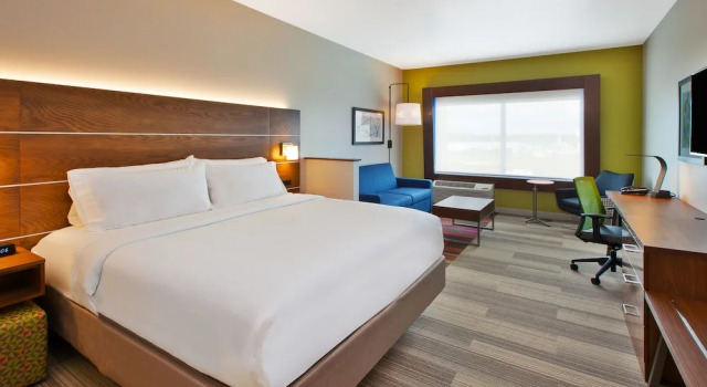 Четырёхместный люкс Holiday Inn Express and Suites South Hill by IHG