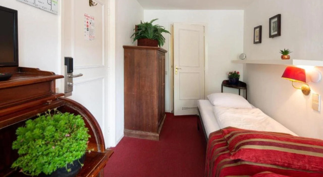 Amsterdam House Hotel
