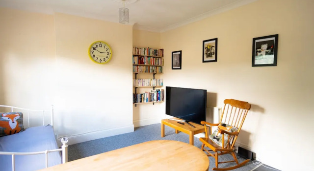 Windsor Apartment with Parking