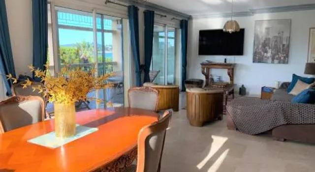 les lauriers roses, Rezervasyon Daire Mimosa Road otoparklı oteller, Otopark
