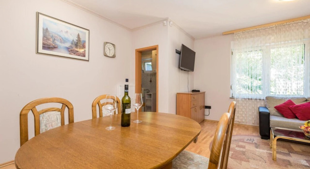 Beautiful Apartment in Opatija With Wifi and 2 Bedrooms