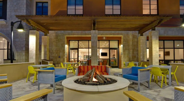 Home2 Suites by Hilton Orlando at Flamingo Crossings