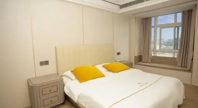 Люкс Premier Garden Riverside Holiday Hotel (Santai Tongchuan Ancient Town)