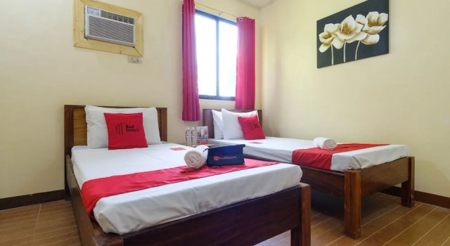 RedDoorz @ Poblacion 6 Coron, Book Hotel Hotels in Dipulao with Parking, Parking