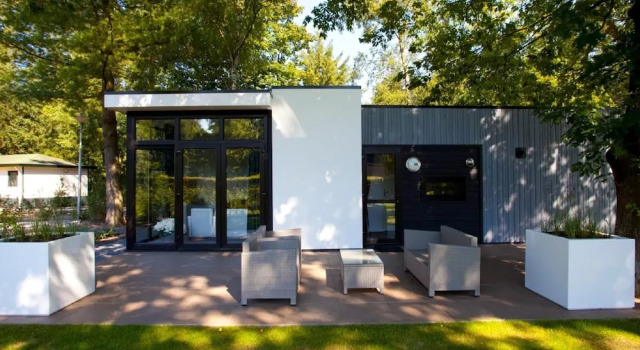Коттедж Holiday Park Home With Modern Charm