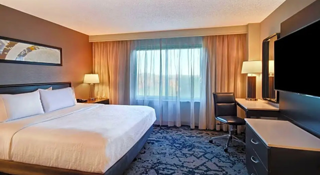 Люкс c 1 комнатой Embassy Suites by Hilton Raleigh Durham Research Triangle
