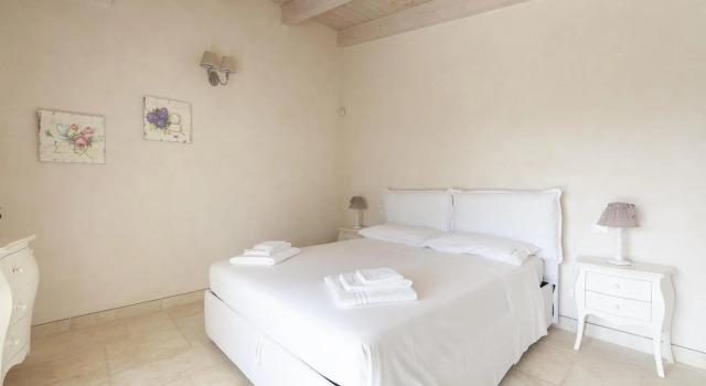Flat in Villa Reginella with large garden and shared pool just a few minutes from the center of Lecc-Reginella Suite, Rezervovat Vila Lecce Salento