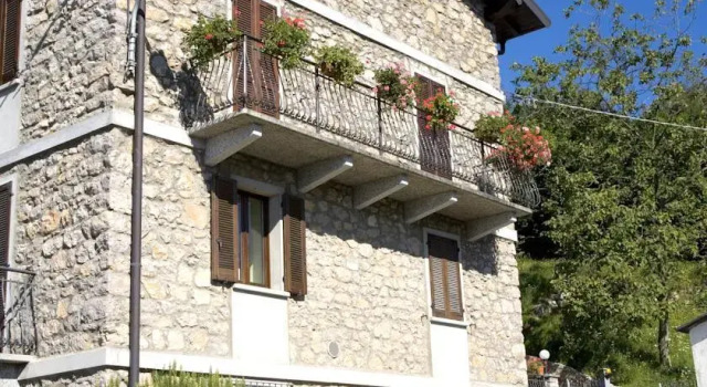 Casa In Pietra, Prenota Appartamento Plesio Como