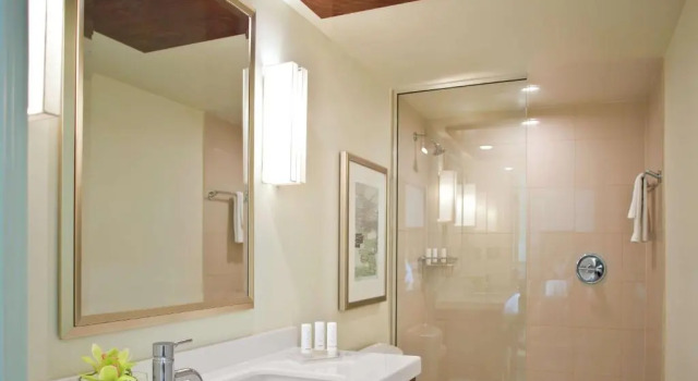 Номер Standard с видом на океан Casa Marina Key West, Curio Collection by Hilton