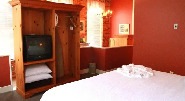 Двухместный Studio Suite Deluxe The Historic Brookstown Inn, Trademark Collection by Wyndham