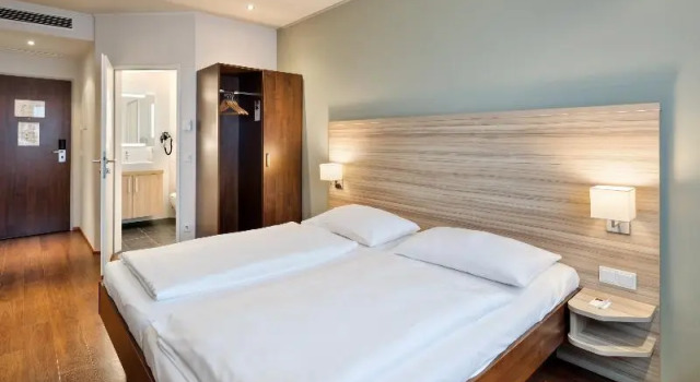 Двухместный номер Standard с балконом Four Points Flex by Sheraton Salzburg Messe