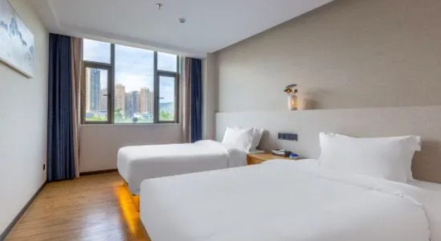 Люкс Business Yuxi Lakeside Hotel