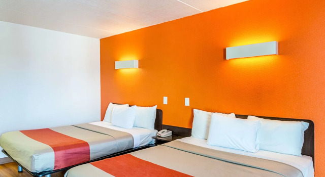 Motel 6 Cleveland, TX, Buchen Sie Motel Cleveland 