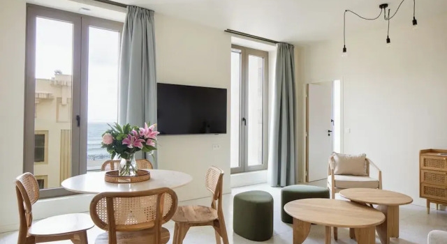 Полулюкс Hôtel La Suite
