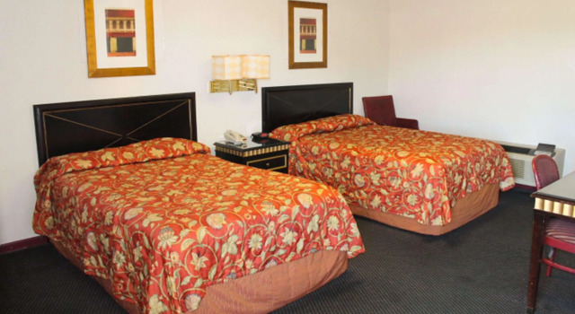 Четырёхместный номер Standard Golden Wheat Budget Host Inn Junction City