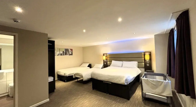 Четырёхместный номер Premier Premier Roomz Two Mills