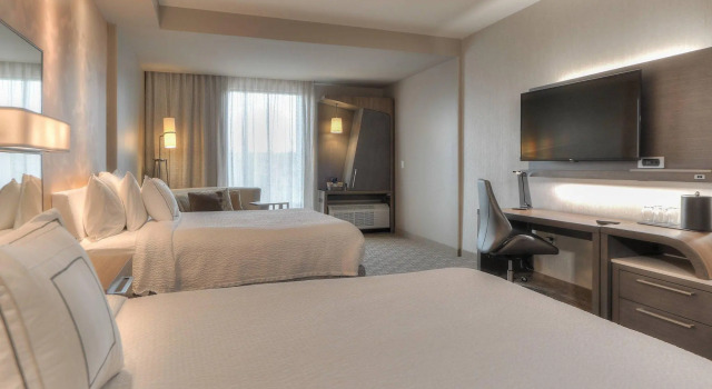 Четырёхместный номер Standard Courtyard by Marriott Pigeon Forge