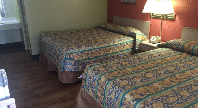Super 7 Inn, Prenota Hotel Hotel a Missouri con parcheggio, Parcheggio