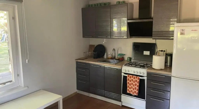 Коттедж c 1 комнатой Sīpoli vasaras namiņš