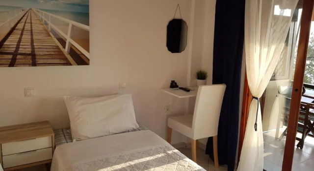 Pension Antonakis Ouranoupolis Greece, Prenota Hotel Uranopoli Monte Atos