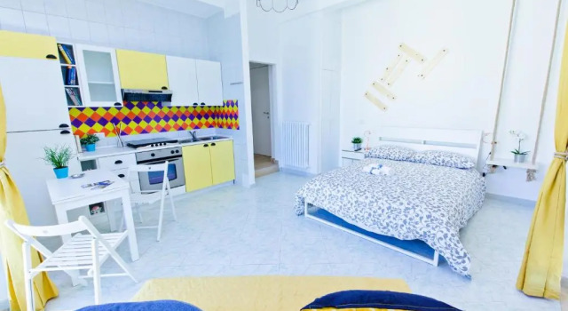 Апартаменты On the beach Sea-view&Kitchen In Room