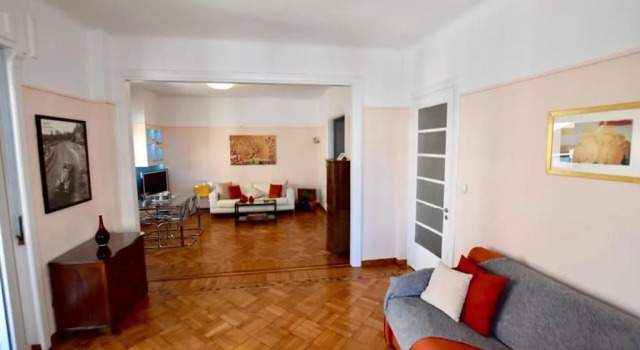 Spacious & Sunny Kolonaki Apt 5 mins metro/ACx3/1.5 BT, Забронировать Отель Афины Острова Саронического залива - Аттика, рядом с Театр Глория