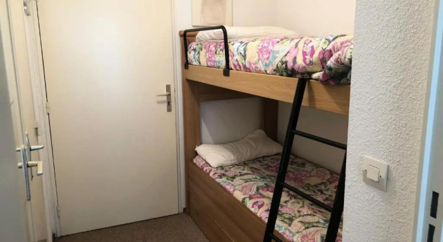 Résidence L'enclave - Studio pour 4 Personnes 54, Забронировать Отель Отели Ле-Контамин-Монжуа с парковкой, рядом с Гондольный подъемник Сигналь, Парковка