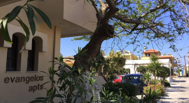 Evangelos Apartments