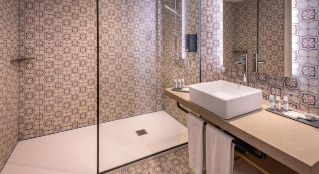Четырёхместный номер Premium Hotel Alhambra