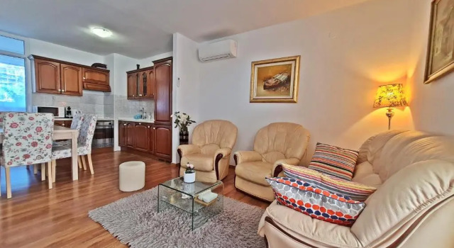 Apartment Nina Marie II, Prenota Appartamento Hotel a Croatian Islands con parcheggio, Parcheggio