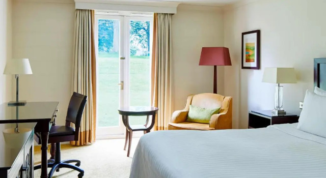 Двухместный номер Deluxe Delta Hotels Worsley Park Country Club