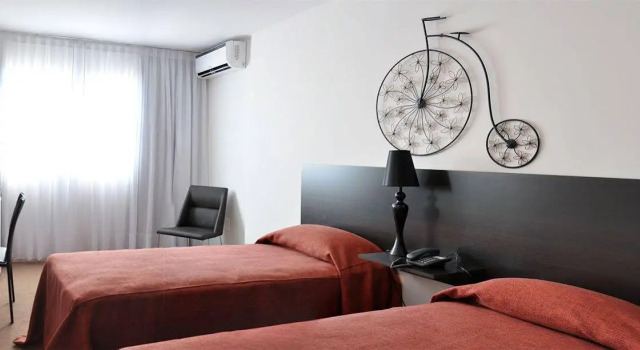 Hotel Casino San Eugenio del Cuareim, Rezerwuj Hotel Hotele w Artigas z parkingiem, Parking