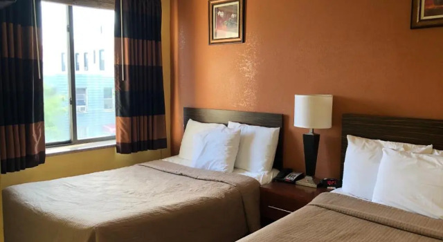 Четырёхместный номер Standard The Vue Hotel Express