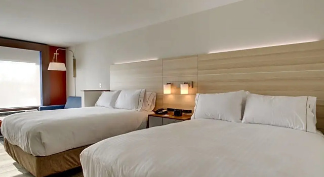 Четырёхместный люкс Country Inn & Suites by Radisson, Cedar Rapids Airport, IA
