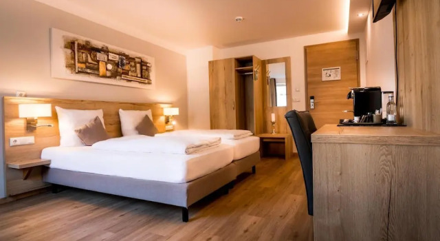 Hotel am Kumpfmühler Kastell, Varaa Hotelli Hotellit Baijeri pysäköinnillä, Pysäköinti