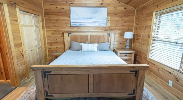 Majestic Springs Lodge 3 Bedroom Cabin by Redawning
