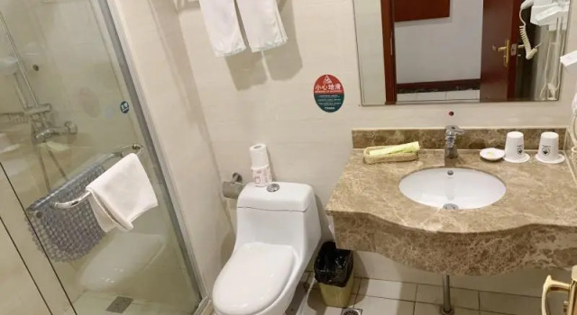 Трёхместный номер Standard GreenTree Inn SuZhou Railway Station HuQiu Hotel