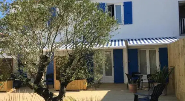 Четырёхместный номер Standard Les Bains Boyardville - Hôtel et Restaurant
