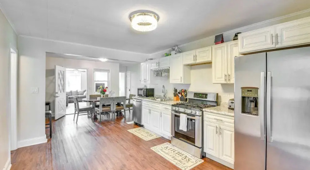 Коттедж 3 Mi to Lake Michigan Access: Sawyer Home w/ Patio