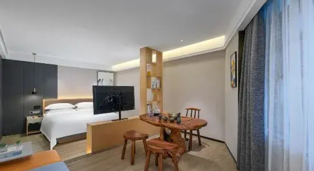 Люкс Business Fengyue Light Fashion Hotel (Guangzhou Baiyun Airport Renhe Metro Station Branch)