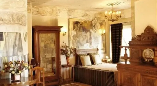 Люкс с балконом и с видом на сад Leventis Art Suites