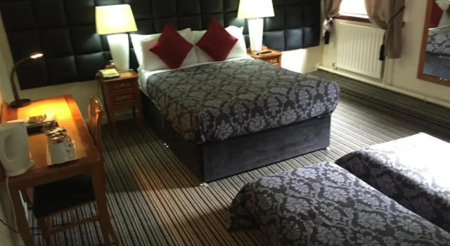 Четырёхместный номер Standard Kings Park Hotel