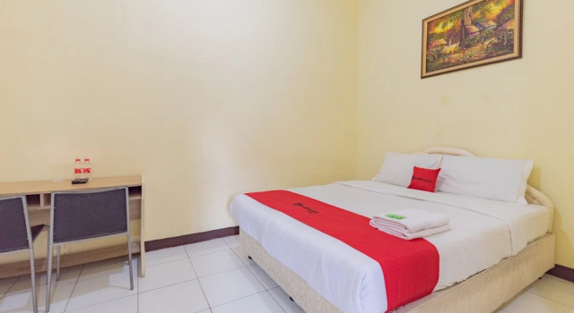 RedDoorz @ Kings Hotel Near Csb Mall, Rezervovat Hotel North Cirebon West Java