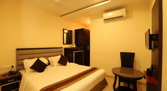 Студия с красивым видом из окна Hotel Southern Residency- near to SIPCOT