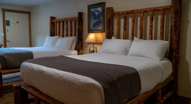 Семейный люкс с 2 комнатами с видом на горы Ouray Riverside Resort - Inn & Cabins